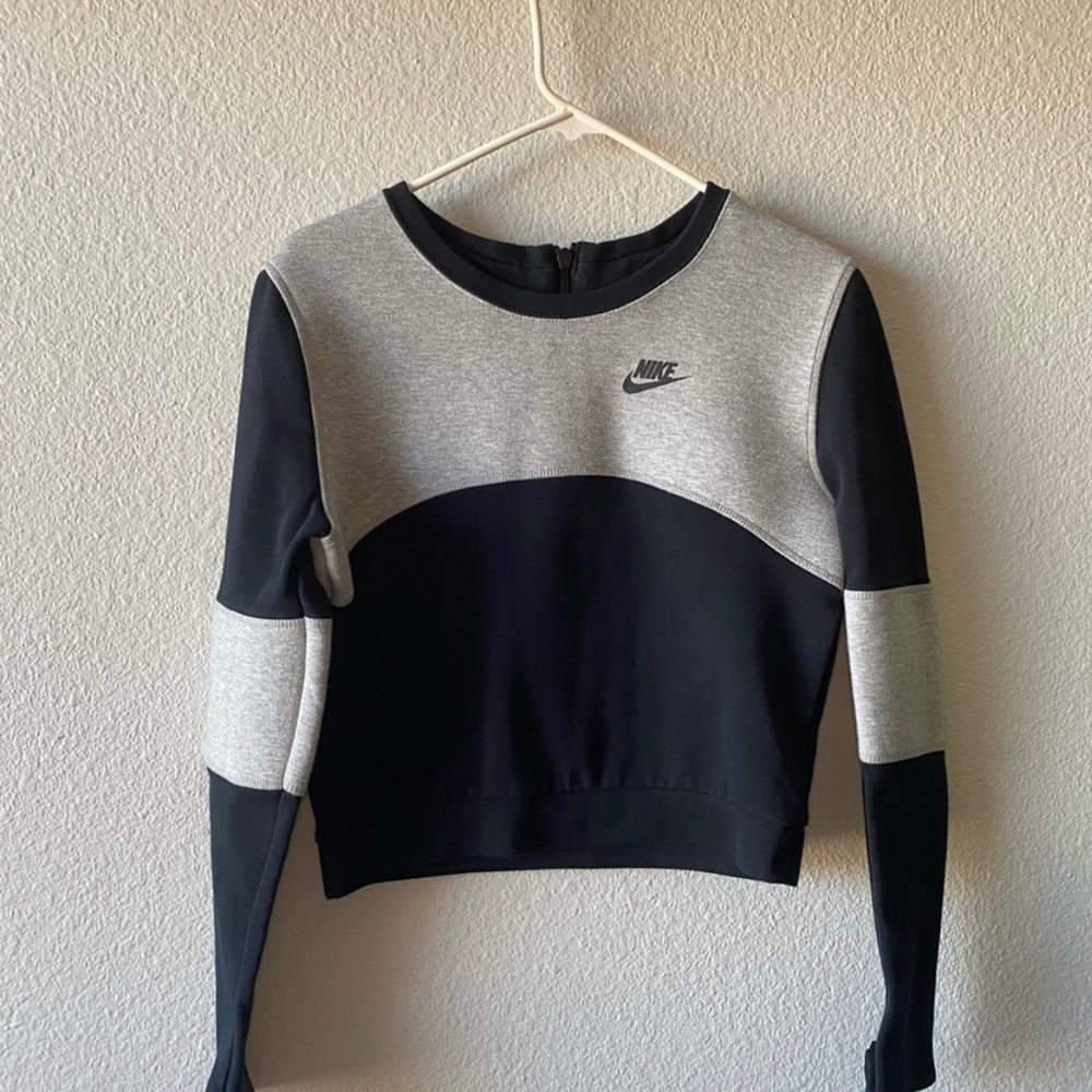 Nike Tech Fleece Two Tone Sweatshirt Back Zipper / Thumb Hole Black/Gray Women’s